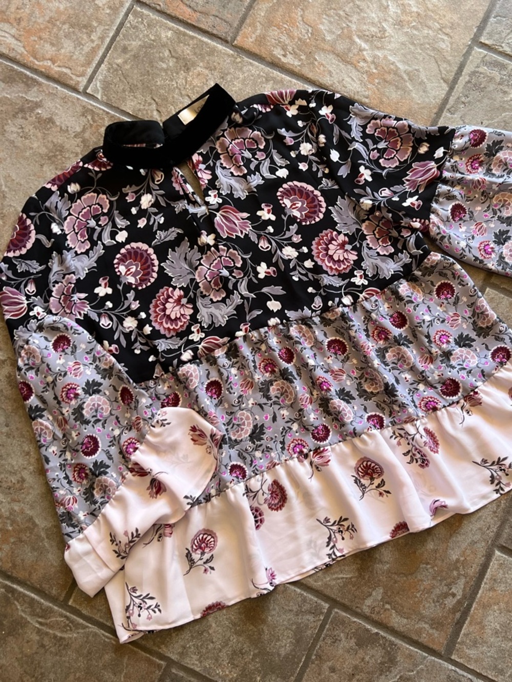 LOFT Floral Tiered Long-Sleeve Blouse with velvet neck band - Picture 4 of 11